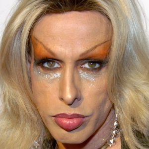 A Look Inside Alexis Arquette's Final Days - ZergNet