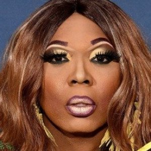 The Most Incredible 'RuPaul's Drag Race' Transformations Ever - ZergNet