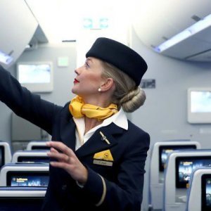 7 Flight Attendant Secrets Revealed - ZergNet