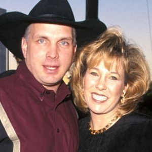 What People Don't Know About Garth Brooks' Ex-Wife - ZergNet