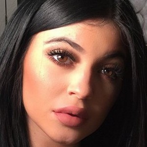 Kylie Jenner's Tribute To Bruce - ZergNet