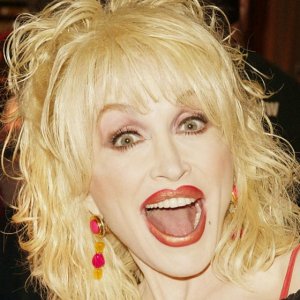 This is Dolly Parton's Huge Net Worth - ZergNet
