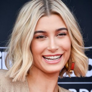 Hailey Baldwin Slams Those Plastic Surgery Rumors - ZergNet