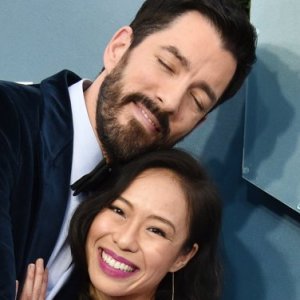 The Truth About Drew Scott's Wife - ZergNet