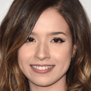 Does Pokimane Have a Boyfriend? - ZergNet