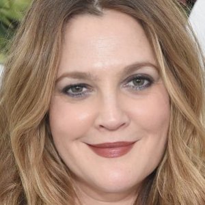 The Tragic Real-Life Story of Drew Barrymore - ZergNet