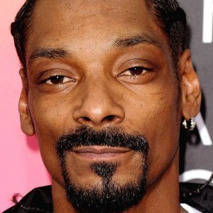 The Eye-Opening Truth About Snoop Dogg - ZergNet