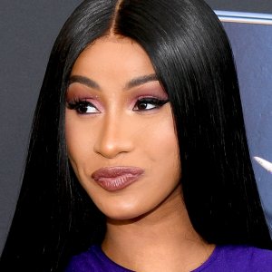 Cardi B Looks A Whole Lot Different With Her Natural Hair - ZergNet