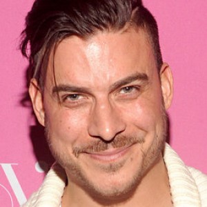 Jax Taylor Shares a Post-Surgery Update - ZergNet