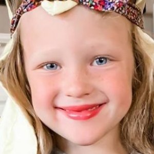 The Truth About Parker Busby From 'OutDaughtered' - ZergNet