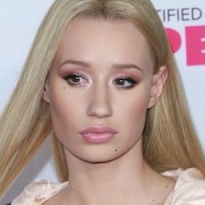 The Remarkably Quick Implosion Of Iggy Azalea's Career - ZergNet