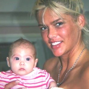 Anna Nicole Smith's Daughter is Barely Recognizable as a Teen - ZergNet