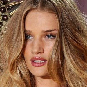 We Now Know Why These Famous Models Quit Victoria's Secret - ZergNet