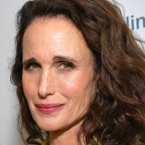 Older Actresses Who Are Still Turning Heads - ZergNet