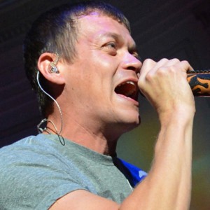 3 Doors Down Singer Stops Concert To Kick Out Fan - ZergNet
