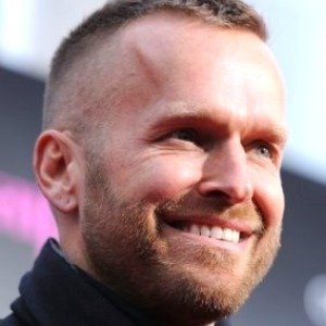 The Lesser-Known Side Of Biggest Loser Star Bob Harper - ZergNet