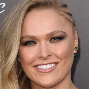 What Ronda Rousey Would Look Like As Captain Marvel - ZergNet