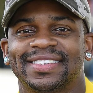 The Untold Truth Of Jimmie Allen - ZergNet