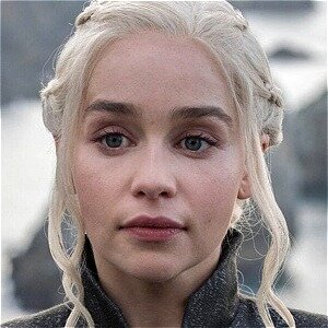 The Real Reason Why Emilia Clarke Never Recovered From GOT - ZergNet