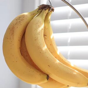 Here's How To Really Keep Your Bananas Fresh