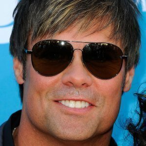 Stars Who Tragically Died In Freak Accidents - ZergNet