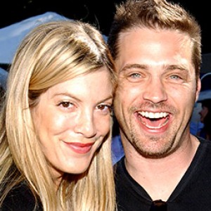 Jason Priestley Slams Tori Spelling's Lie Detector Confession - ZergNet