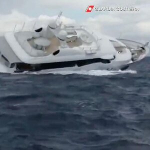 Dramatic Video Captures The Moment A Superyacht Sinks Off Italy ZergNet