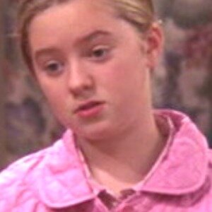 Everybody Loves Raymond's Ally Is All Grown Up And Turning Heads - ZergNet