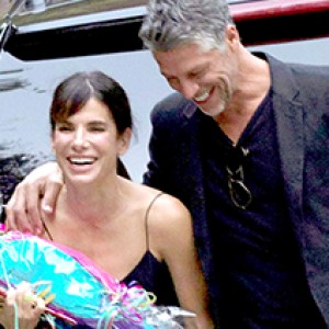 Sandra Bullock Looks Happier Than Ever With New BF - ZergNet