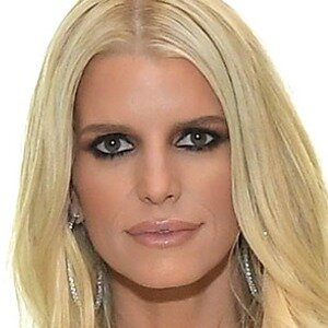 Jessica Simpson Reflects On Secret Romance With Major Movie Star - ZergNet