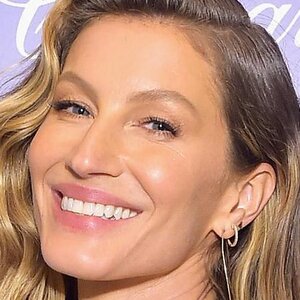 Gisele Bündchen's Sweet Response To Tom Brady's Retirement - ZergNet