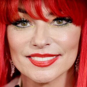 Shania Twain's Reasoning Behind Her Wacky 2023 Grammys Outfit - ZergNet