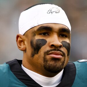 Eagles QB Jalen Hurts' Girlfriend May Surprise You - ZergNet