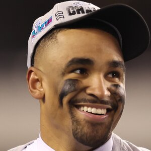 Eagles QB Jalen Hurts' Girlfriend May Surprise You - ZergNet