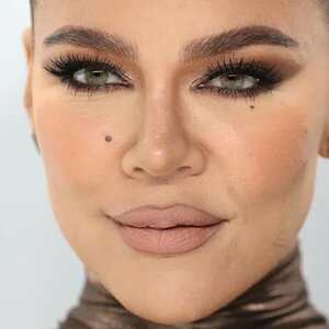 Khloe Kardashian Breaks Down What's Really Going On In Her Love - ZergNet