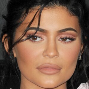 The Dark Truth About Kylie Jenner - ZergNet