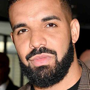 Drake Places Absolutely Mind-Boggling Super Bowl Bet - ZergNet