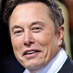 Elon Musk & Son Spotted At 2023 Super Bowl In Rare Photo - ZergNet