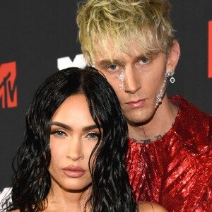 MGK & Fox Leave Couples Counselors' Building Amid Breakup Rumors - ZergNet
