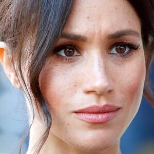 The Heated Texts From The Royal Family Riff Will Stun You - ZergNet