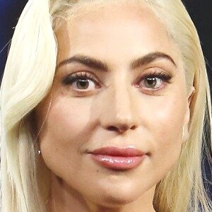 Here's Why The Lady Gaga Harley Quinn Image Has Fans Super Upset - ZergNet