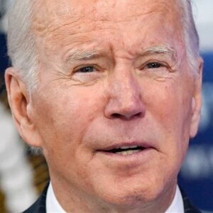 Biden's Recent Fall Up Air Force One Stairs Has Everyone Talking - ZergNet