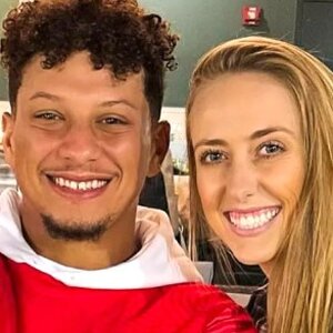 Patrick & Brittany Mahomes Reveal New Beautiful Family Portraits - ZergNet