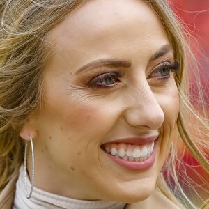 Brittany Mahomes Has A Serious Image Problem - ZergNet