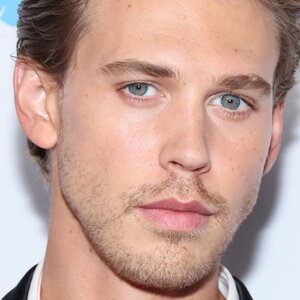 Austin Butler Reveals He Was Rushed To ER After Filming Elvis - ZergNet