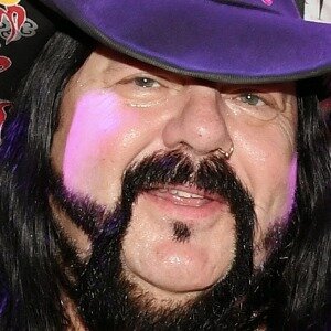 The Many Hidden Tragedies That Hung Over Pantera's Success - ZergNet