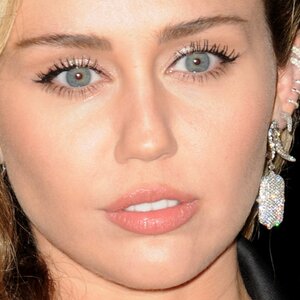 Celebs Miley Cyrus Has Had Huge Beef With - ZergNet