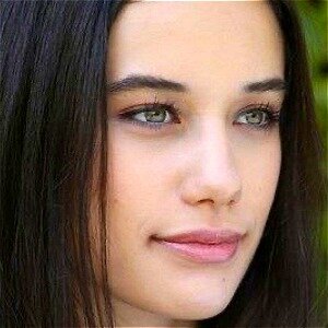 Inside The Saddest Moments Of Ella Bleu Travolta's Life - ZergNet