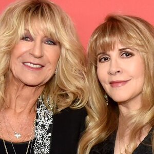 Stevie Nicks Makes A Heartbreaking Admission About Late McVie - ZergNet