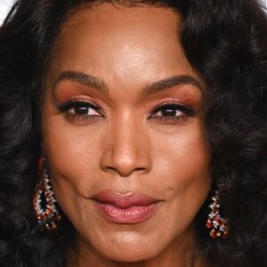 2023 Oscars Snubs That Totally Outraged Fans - ZergNet